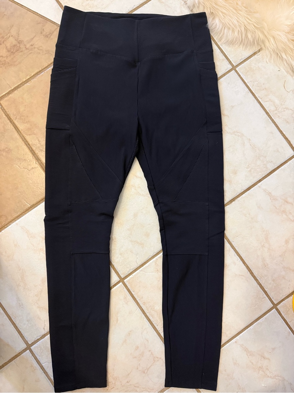 Blanc Noir Ribbed High-Waist Leggings